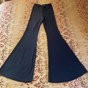 Boohoo high rise scrunch butt black flare pants